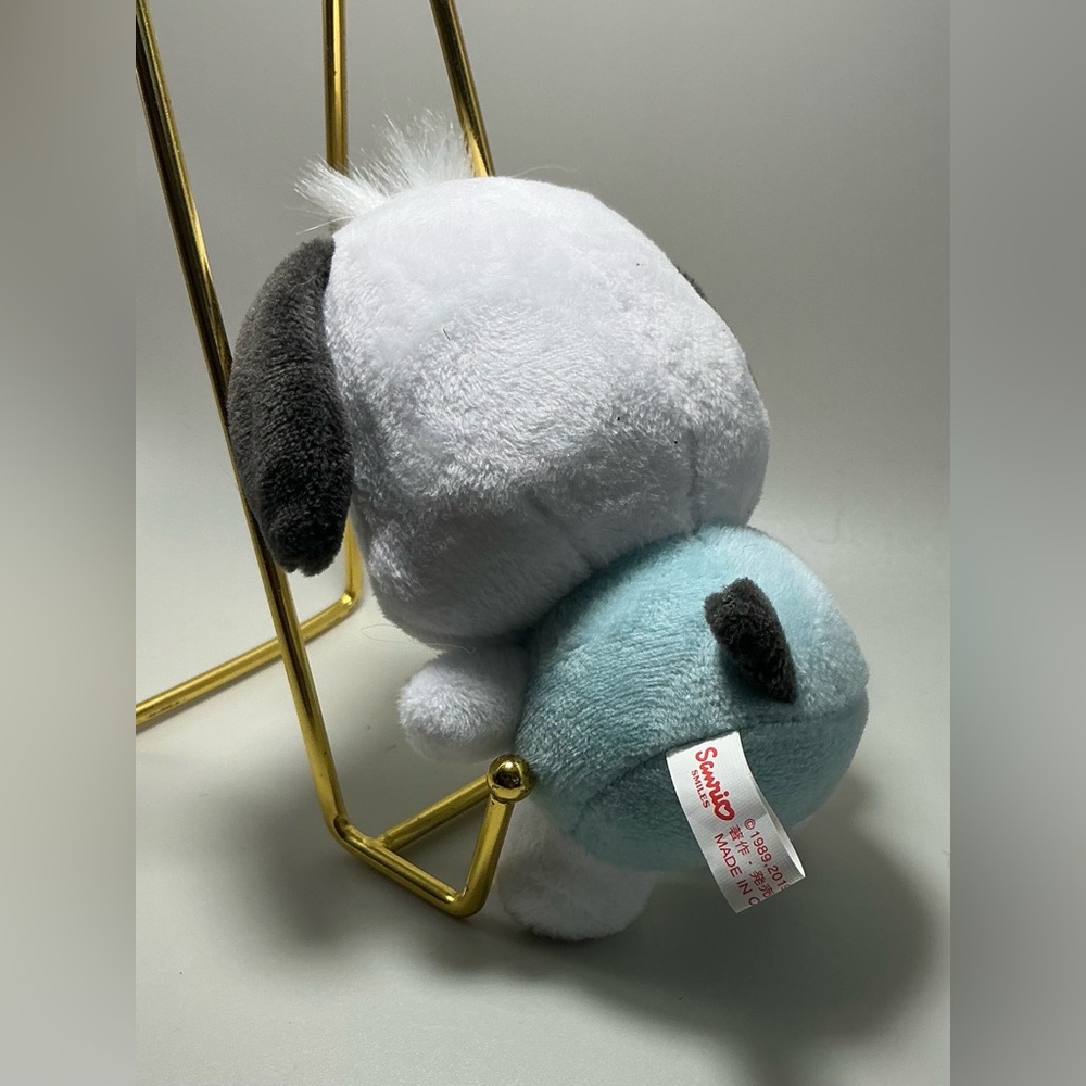 A Rare HTF Sanrio 2019 Pochacco Keychain Key Ring Fob Bag Charm Handbag Charm - Picture 2 of 4